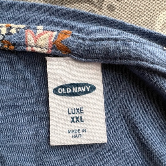 Old Navy Luxe Blue Floral Short Sleeve Top - Picture 2 of 7